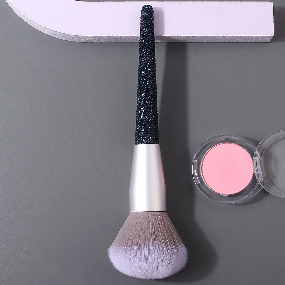 1 piece of diamond-handled soft loose brush blush brush contour brush, multi-purpose beginner professional makeup brush tool