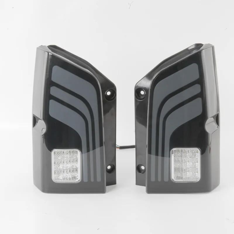 Car LED 12V Taillights For Nissan Pathfinder 2004 - 2012 2013 Rear Running Lamp Brake Reverse Dynamic Turn Signal Car Tail Light