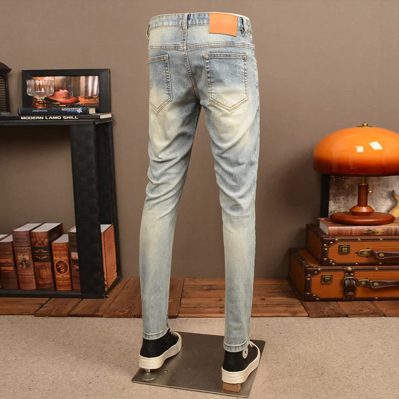 Fashionable new men's jeans with painted scratches, washed with water, nostalgic stretch, slim fit, retro light blue jeans, desi
