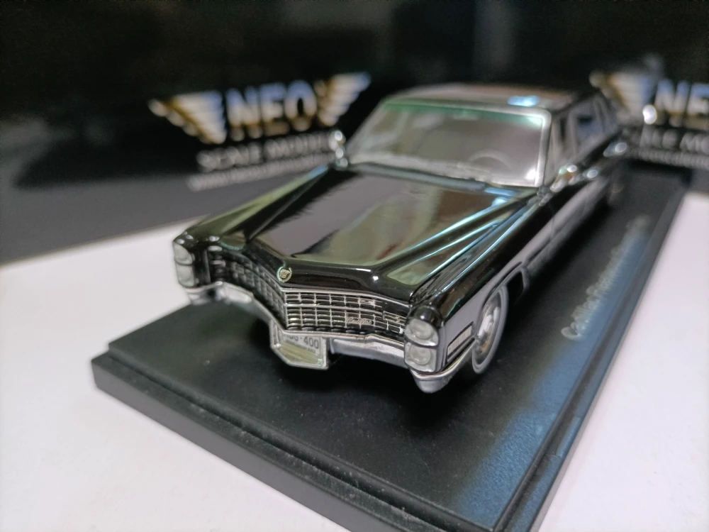 Neo 1/43 Cadillac Fleetwood Limousine Model Cadillac Fleetwood 75 1966 Collectible Home Decoration Miniature Gifts