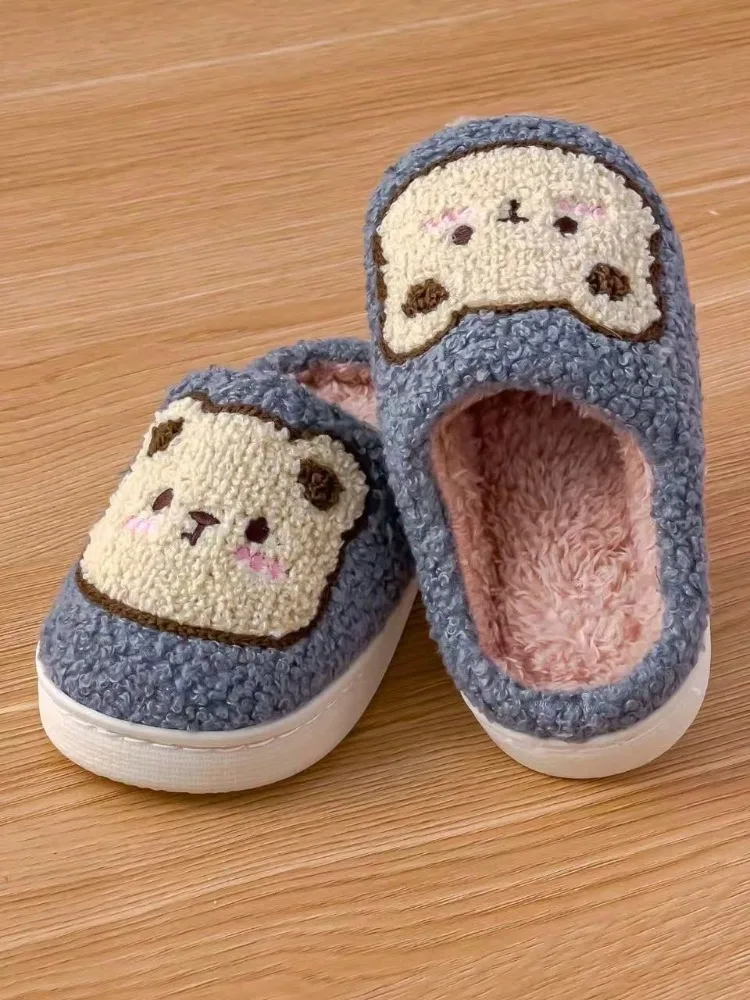 新しい柔らかい底のスリッパは、男の子と女の子のためのファッショナブルでシンプルな秋と冬の屋内暖かいスリッパです。