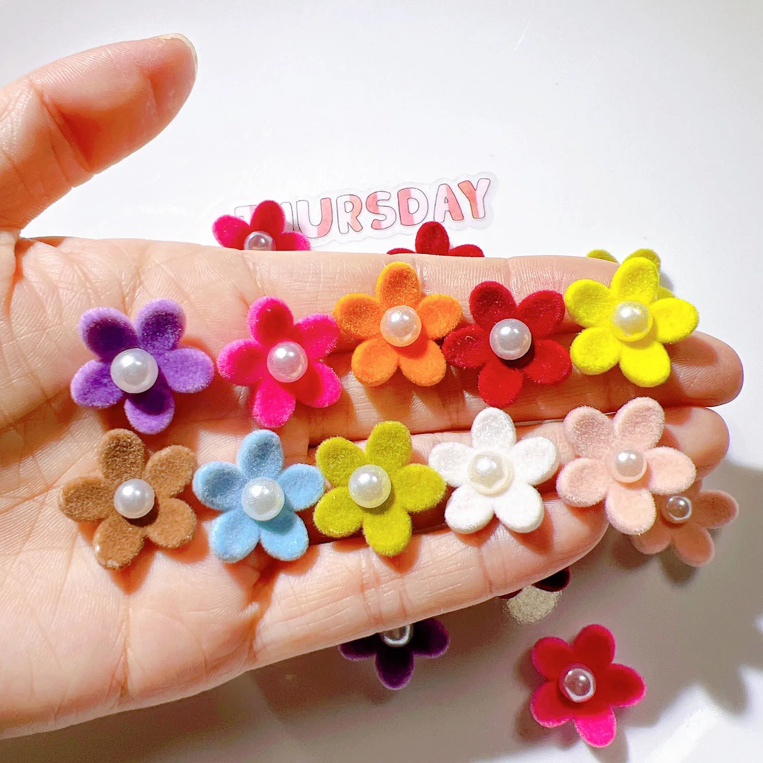 WFFNNKC 10-20Pcs Colored Flocking Pearl Flower Flatback Accessories Girl Headwear Earrings Jewelry Craft Supplies Acrylic Patch