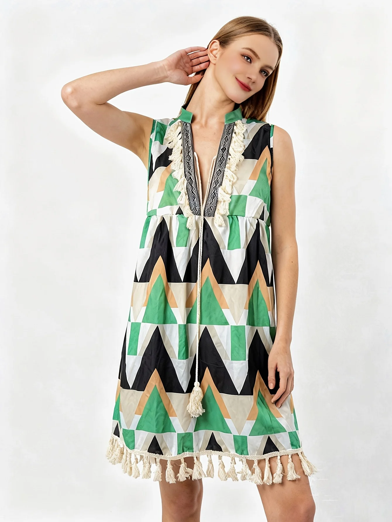 

Женское платье больших размеров без рукавов с геометрическим принтом, новинка 2026, свободное мини-платье с кисточками и v-образным вырезом для летних каникул