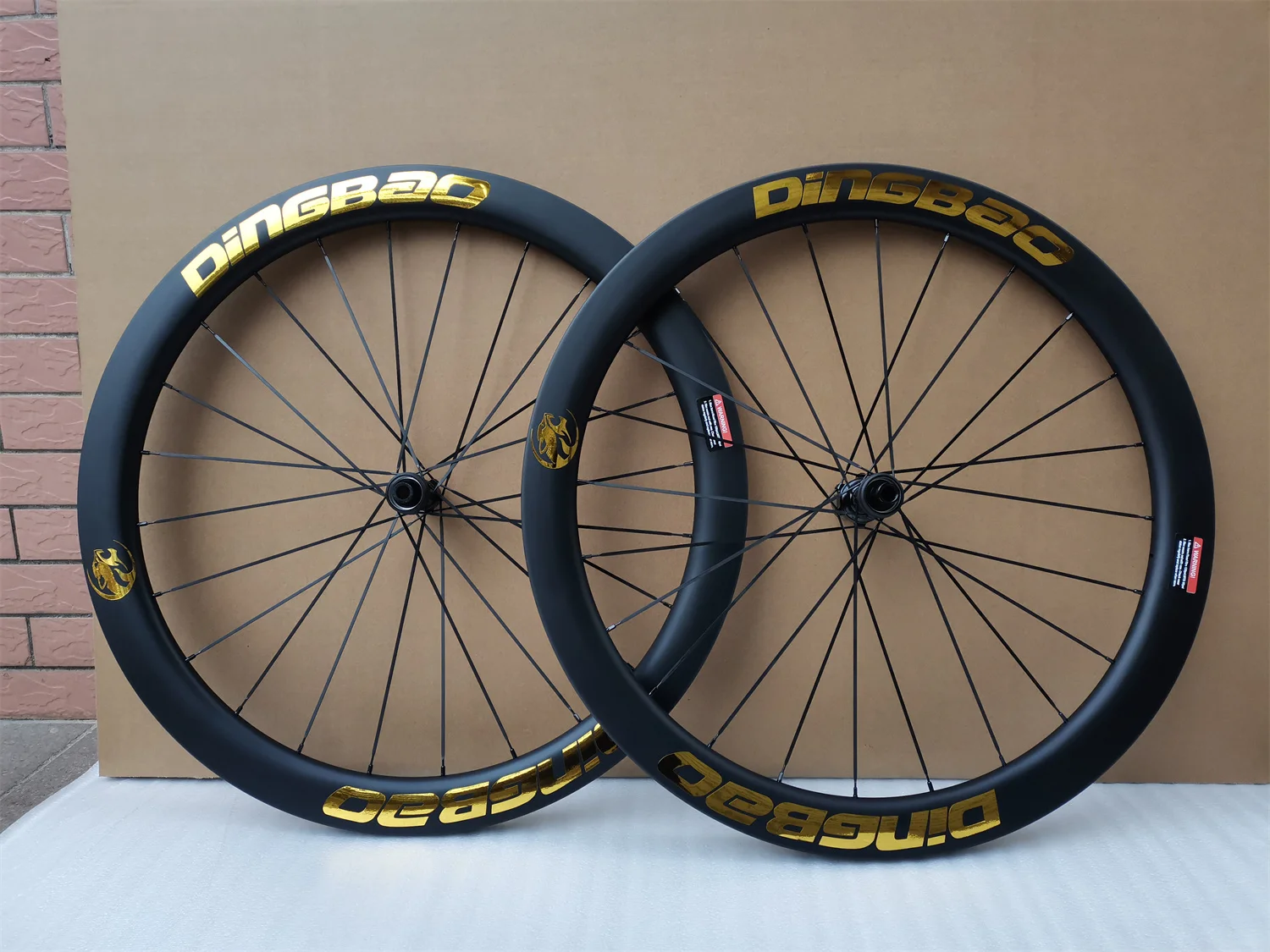 Super-Light carbon wheels centerlock disc full sealed bearing thru axle hub Clincher 25mm 700C carbon wheelset with NOVATEC 411