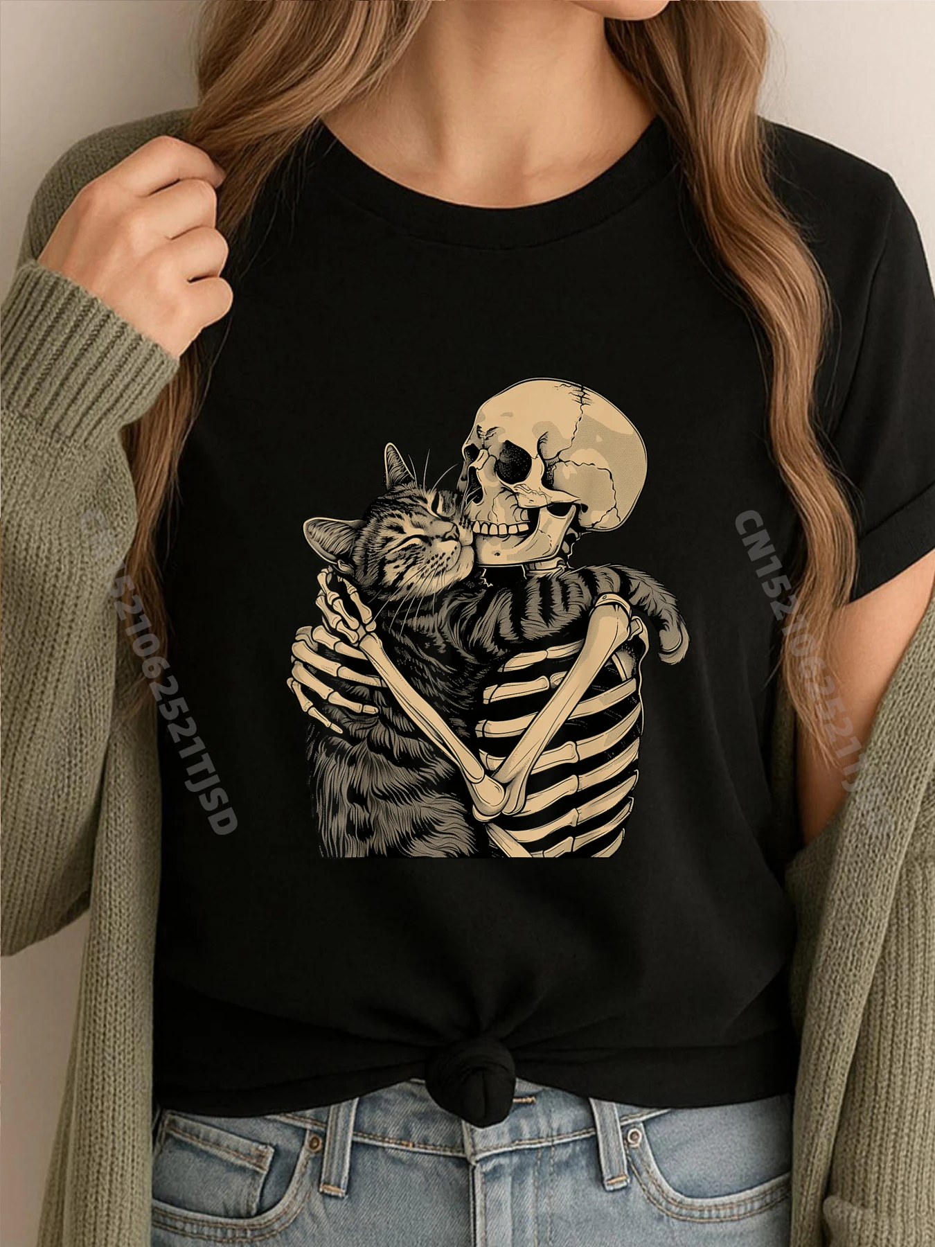 

Скелет обнимающий кот Хэллоуин Cat Lover Cat Dad Хлопковые футболки с рисунком Женская футболка в стиле ретро с принтом