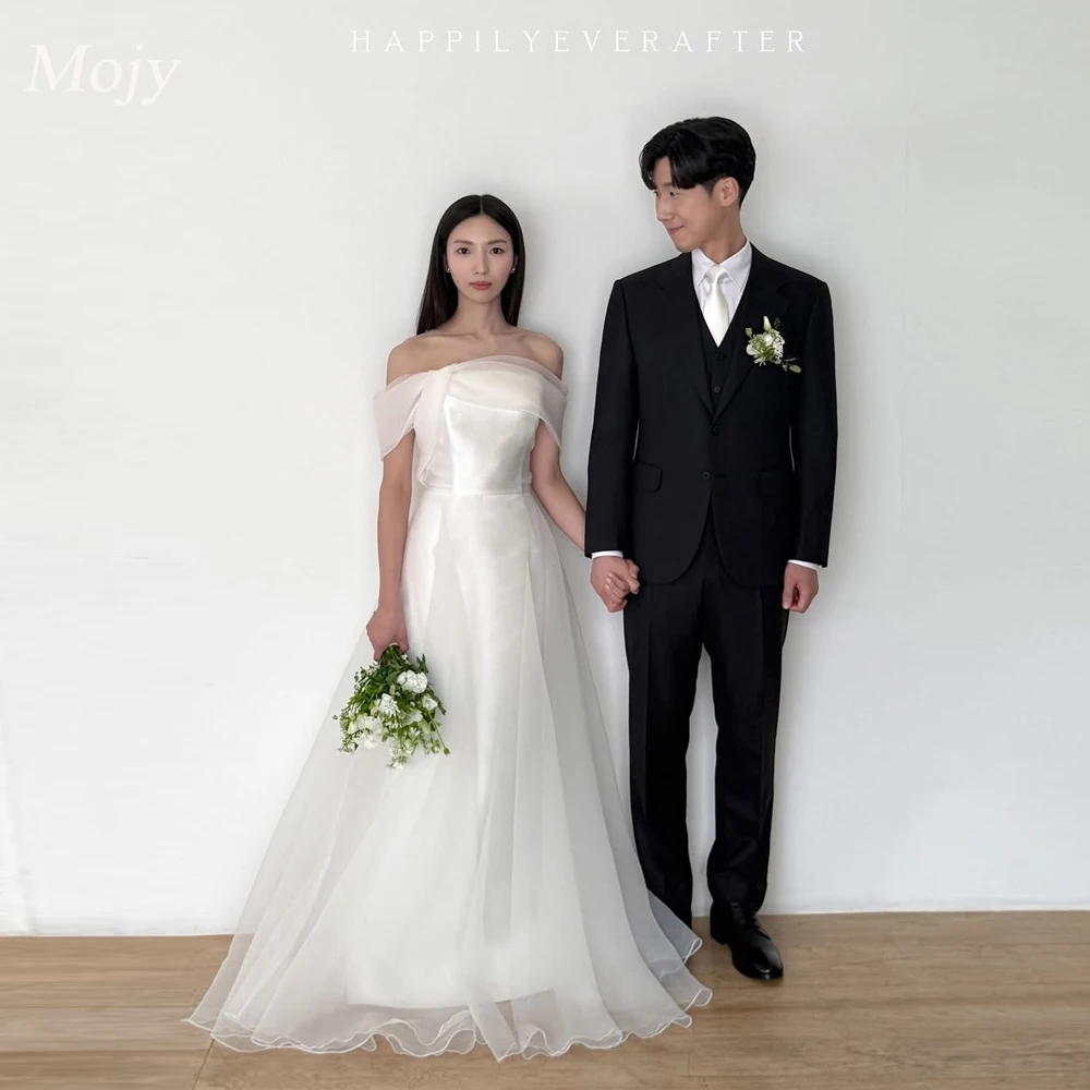 

Mojy Korea A-Line Off Shoulder Organza Wedding Dresses 웨딩드레스 Corset Simple Ivory Customized Pretty Bride Gowns Plus Size