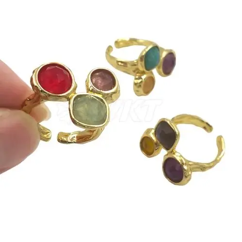 

Модное кольцо WT-R590 с тремя цветными камнями, кварцевым дизайном и позолотой 18 карат, декоративное