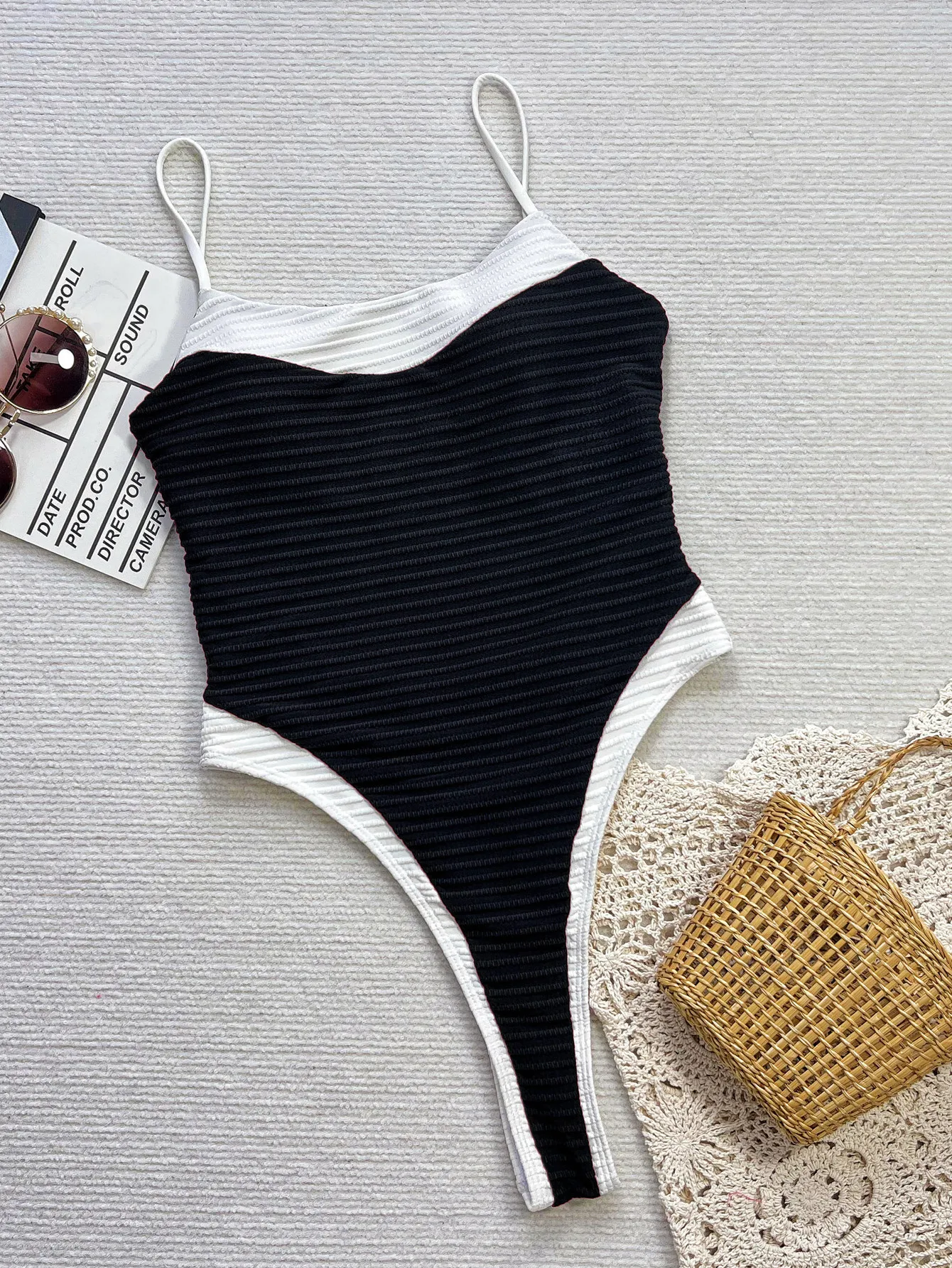 

Sexy Black White Patchwork Ribbed Swimsuit One Piece Hollow Thong Bikinis Swimwear Swimsuits Beach Outfits Bodysuit Biquini