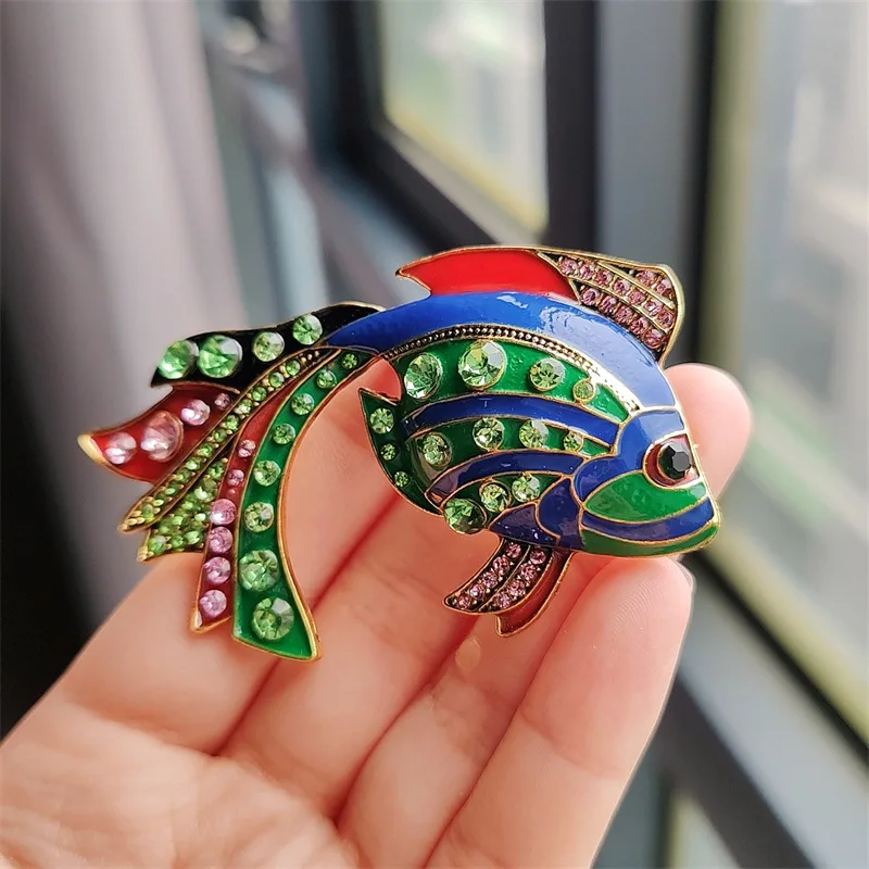 2024 New Creative Tropical Fish Brooches for Women 1Colors High Quality Fish Brooch Pins Gifts