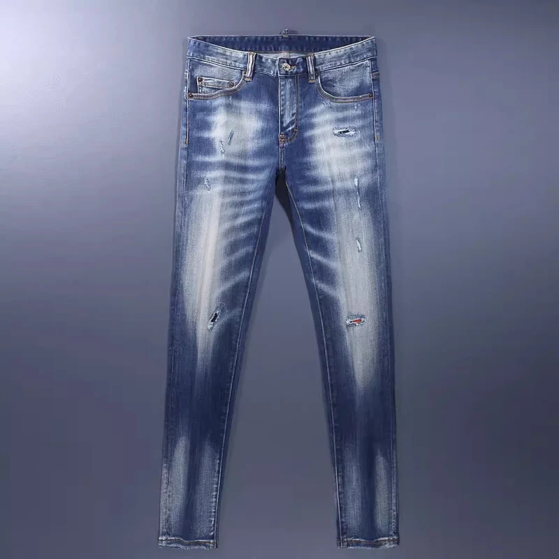 Men Retro Blue Sand‑Blast Faded Wash Minimal Mini Patch Detail Soft Distressed Texture Elastic Slim Denim Jeans Urban Punk Daily