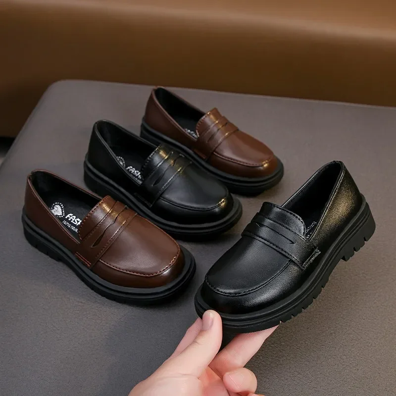 Bambini Black Boys UK Uniform School Shoes Fashion Soft Kids versatili Girls Shalow mocassini Slip-on breathable 2023 Spring