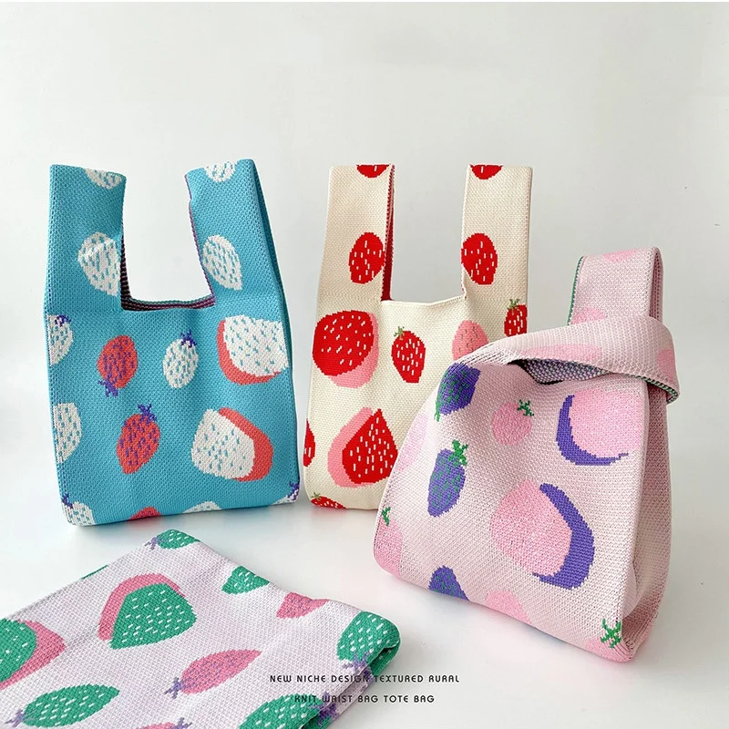 Borsa da polso retrò con nodo a fragola Borsa in maglia fatta a mano Mini borsa tote casual giapponese portatile Borse per la spesa riutilizzabili