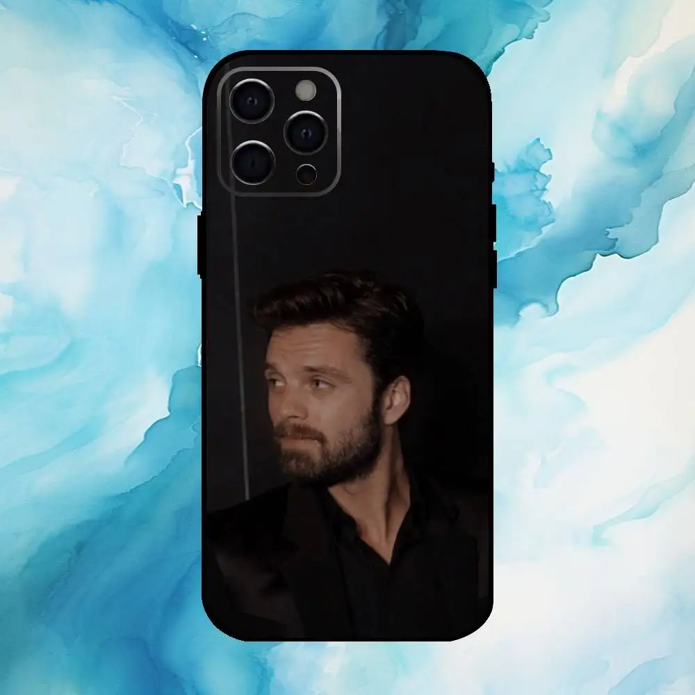 حافظة هاتف ممثل S-Sebastian Stan لهاتف iPhone17,16,15,14,13,12,11 Plus، Pro Max غطاء أسود ناعم