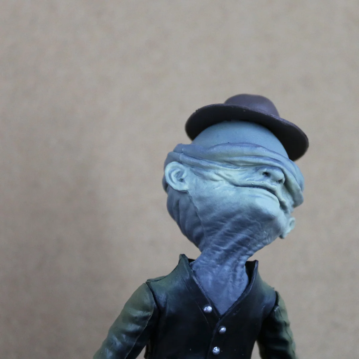 لعبة إبداعية أنيمي ليتل كوابيس الحرس رجل نموذج الشكل ديكور تمثال لعبة هدية #5