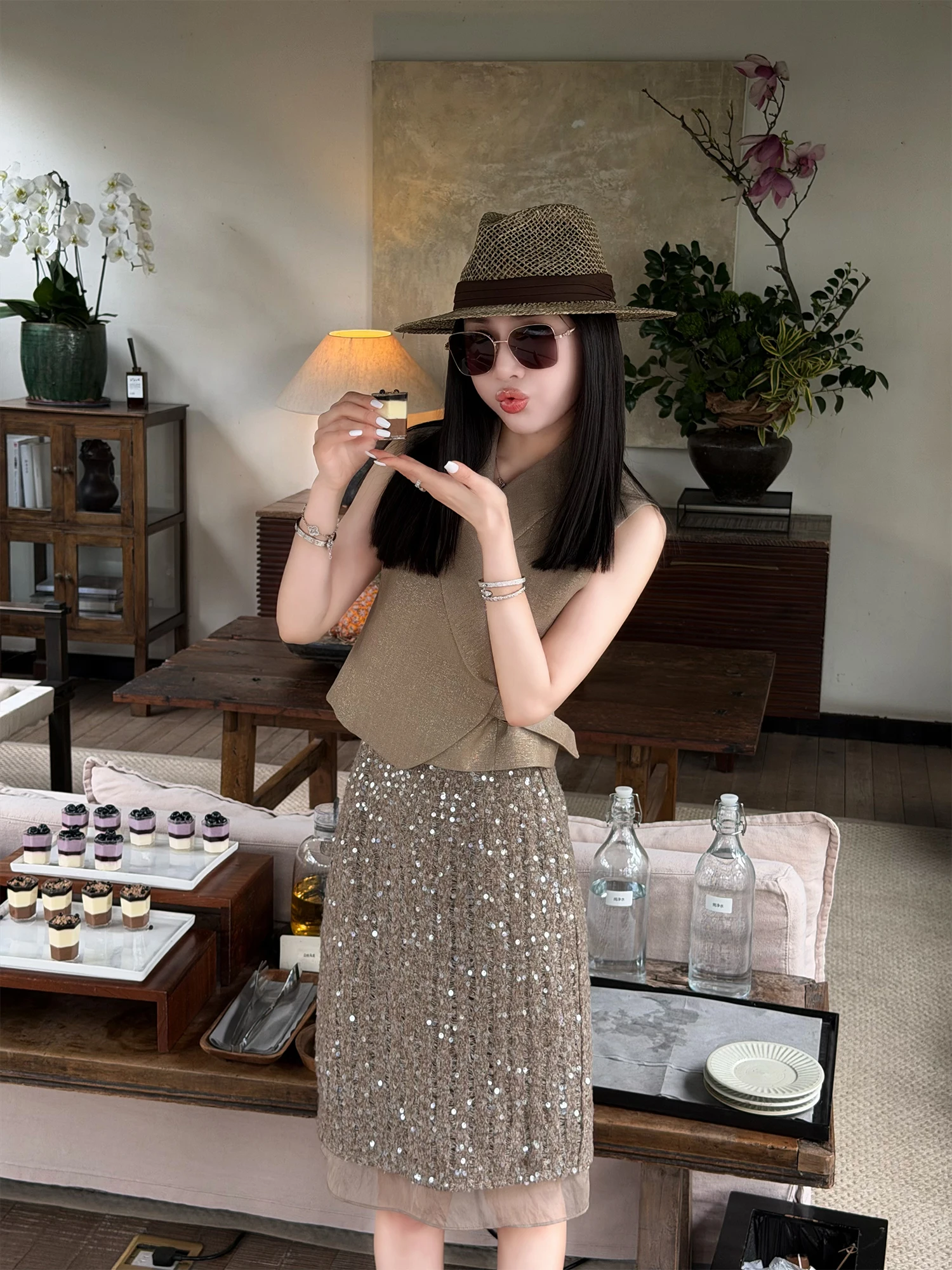 

Модный женский жилет без рукавов с поясом, молодежный, из смесовой шерсти, с V-образным вырезом, укороченный, однотонный