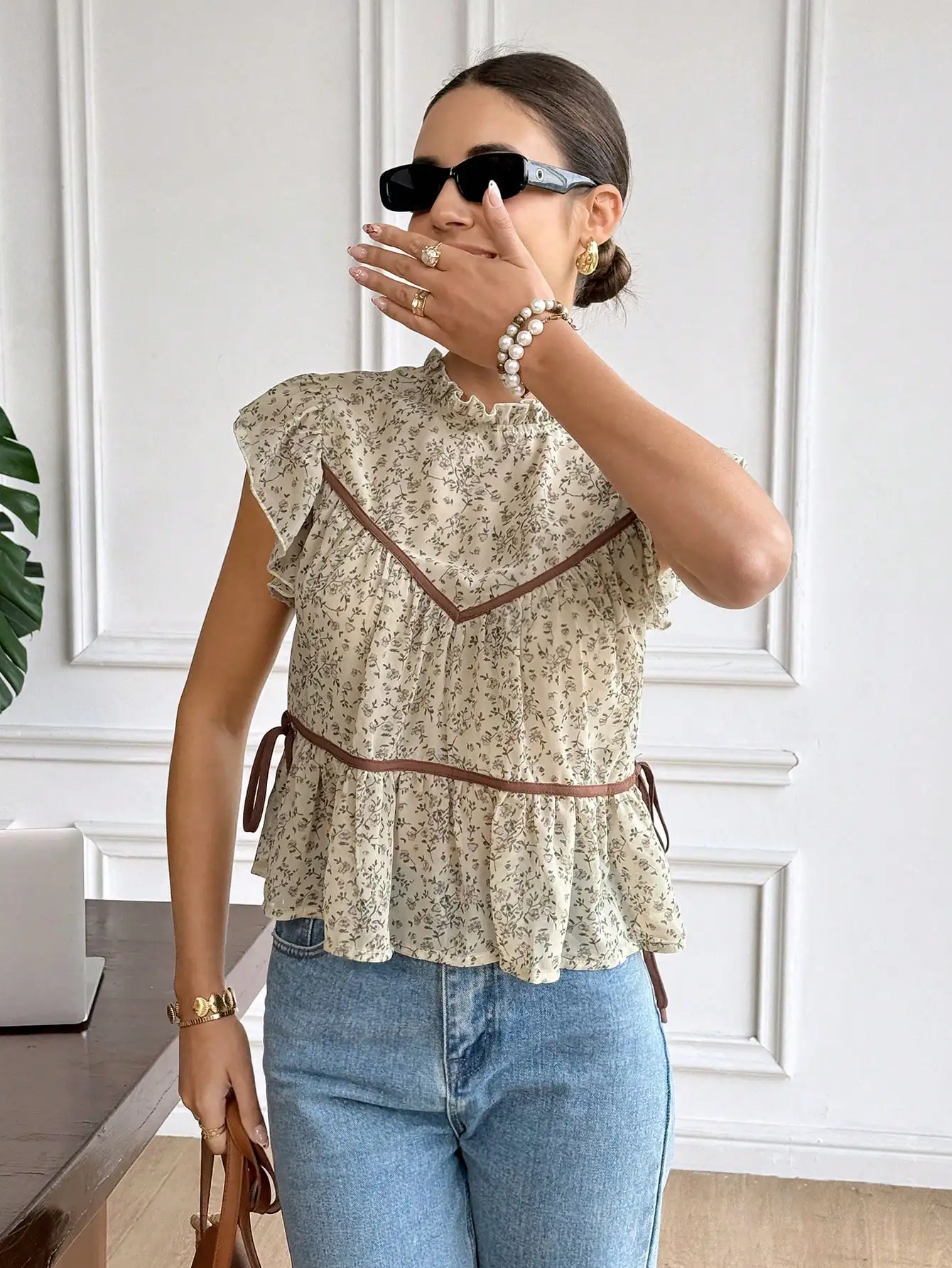 

Женская летняя повседневная блузка с цветочным принтом, рюшами на воротнике, короткими рукавами и завязками на талии