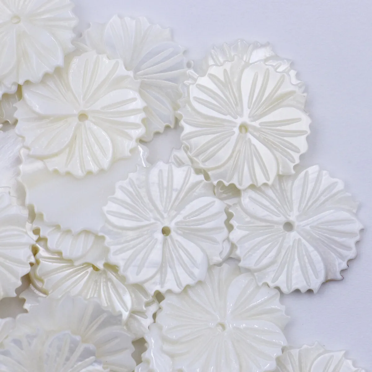 10PCS 50pcs 18mm Natural White Mother of Pearl Carnation Flower Shell Loose Beads DIY
