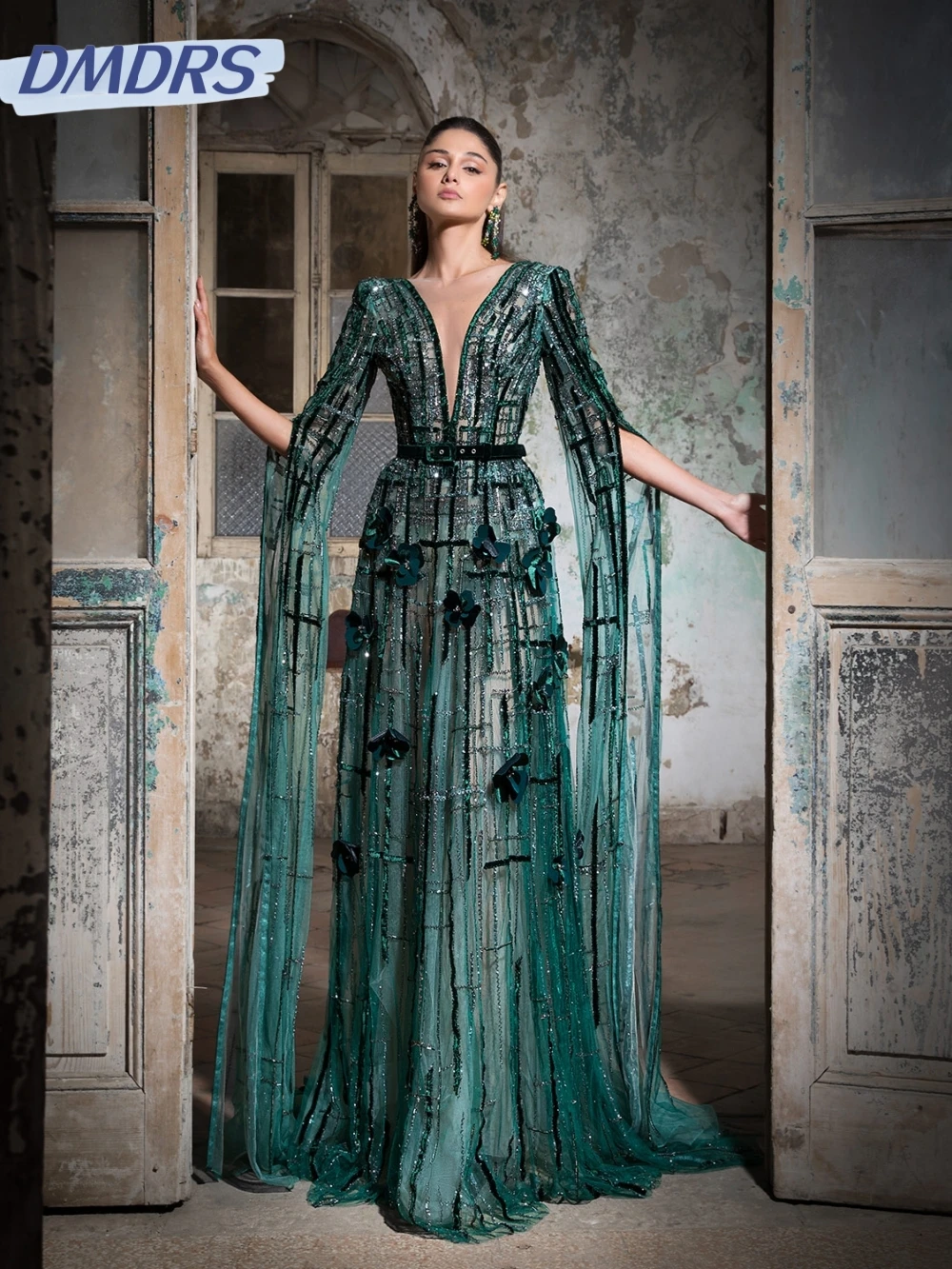 

Green Beaded 3D Flower Evening Dress With Cape Sleeve Illusion Deep V-neck Wedding Party Gown Customized Exquisite Prom Dresses