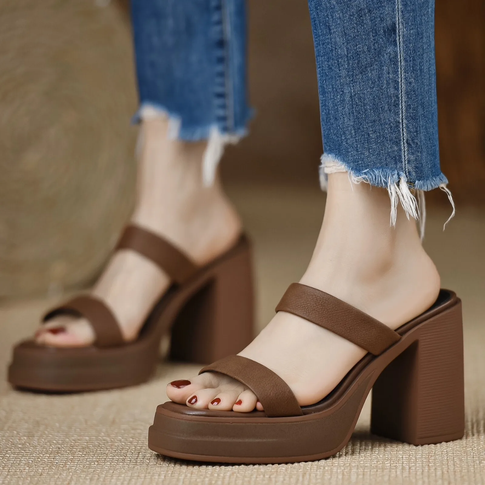 European American Women's Shoes Chunky Heel Square Toe Platform Slide Sandals  Retro High Heel Flip Flops for Outdoor Wear
