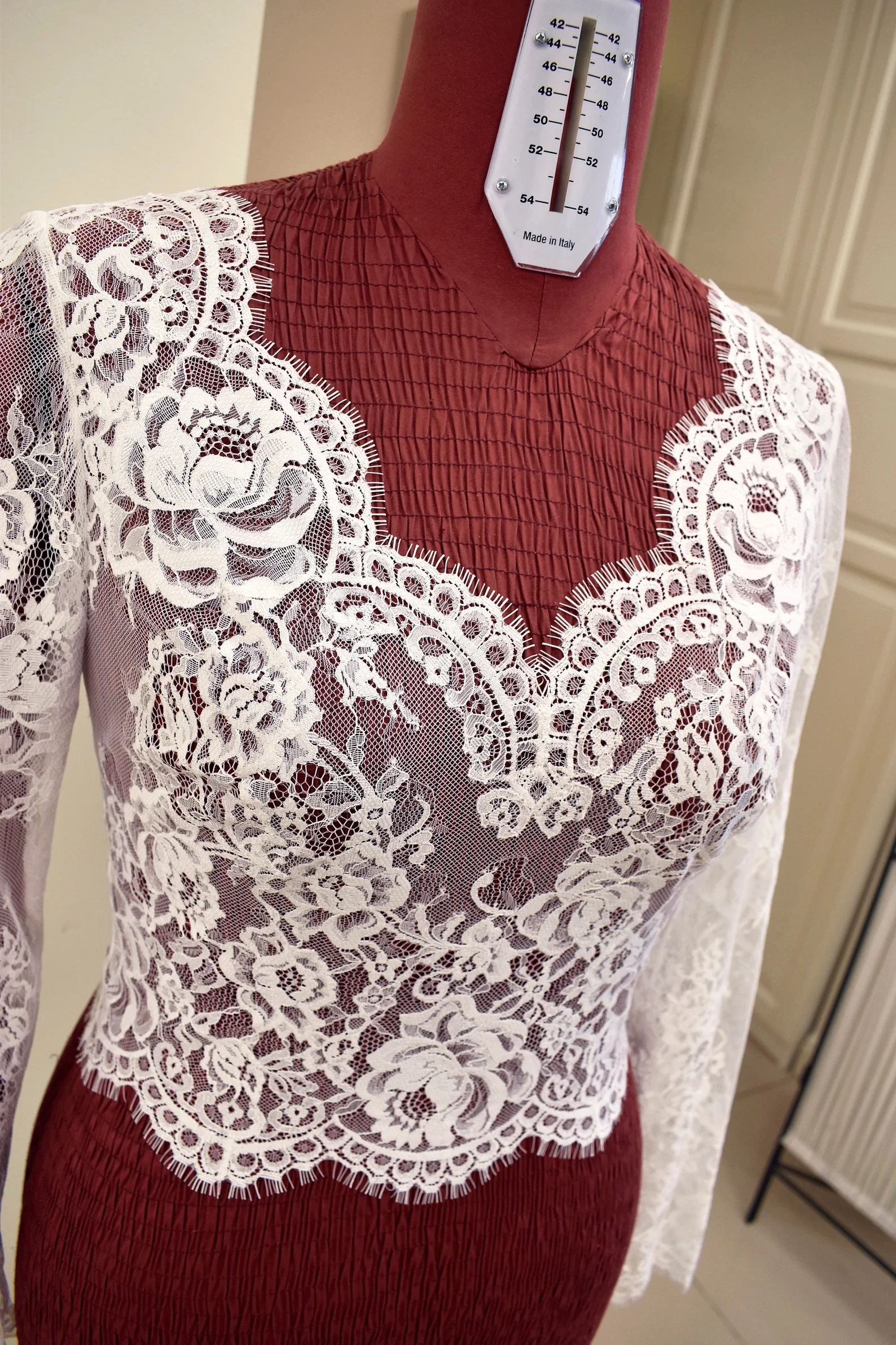 

Кружевные свадебные болеро по индивидуальному заказу с длинными рукавами и v-образным вырезом, свадебные куртки для невесты, накидки, вечернее пальто, женские аксессуары