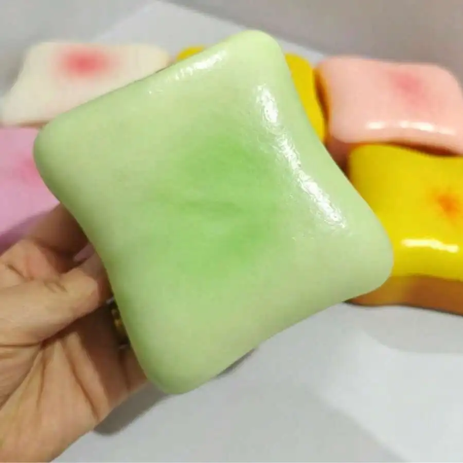 1pc - New Super Soft Butter Toast Squishy Stress Relief Toy - Birthday Gift - Perfect Gift - Gift - Collection Display - Hobby C