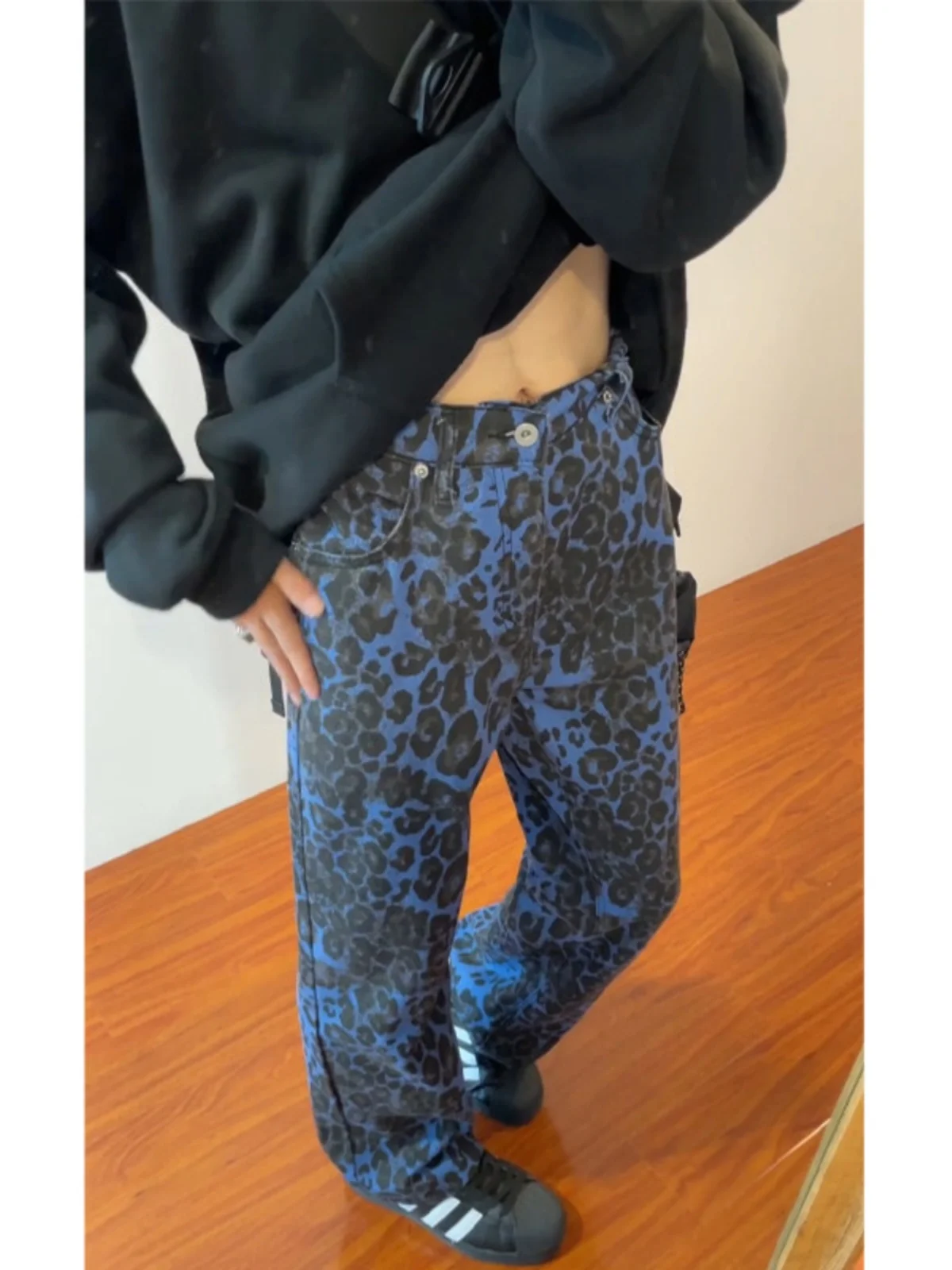 

Cool Men's Leopard Print Straight Leg Jeans High Waist Slimming Long Pants Retro Vibe Blue Denim Casual Faion Youth Trend