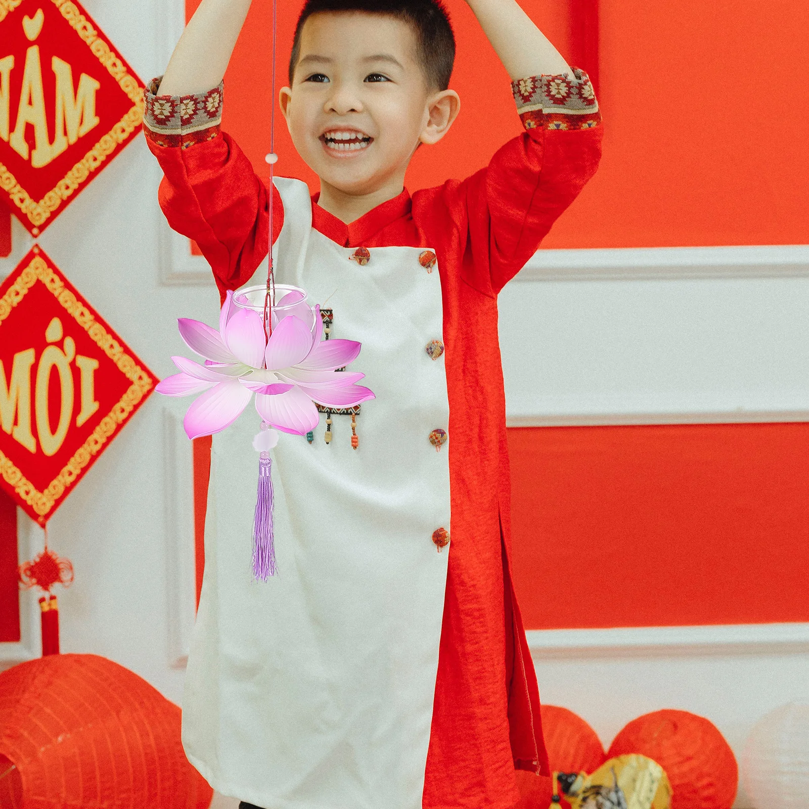 ชุดอุปกรณ์ทำโคมไฟพกพา 1 ชุด ดีไซน์เก๋ไก๋ งานฝีมือ DIY ประดับพู่ห้อย อุปกรณ์ศิลปะสำหรับเด็ก ตกแต่งงานเฉลิมฉลอง งานปาร์ตี้