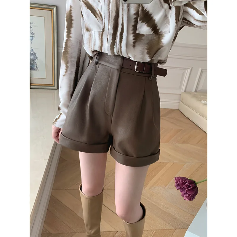 2024 New Arrival  Women  Slim Genuine Sheepskin Leather Shorts