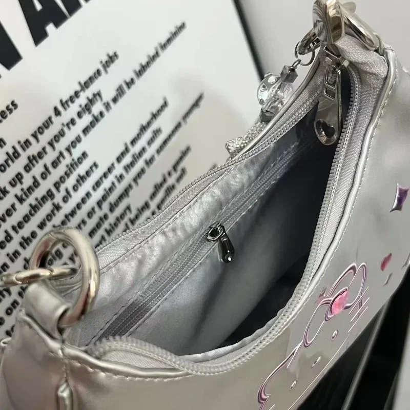 Borsa Hello Kitty 2024 Nuova borsa moda argento fatta a mano stampata a forma di cartone animato sotto le ascelle tracolla singola a spalla crescente di fascia alta