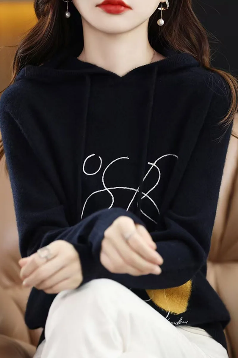 New versatile women's hooded sweatshirt with fashionable design and painted sweater for autumn and winter [returns not supported