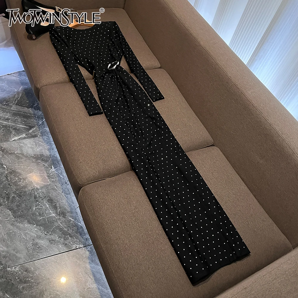 TWOTWINSTYLE Black Polka Dot Maxi Dress for Women Metal Buckle Accent Ruched Waist Side Slit Skirt for Office Commute KDR559752