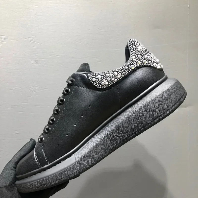 2024 Hot Luxe Lage Top Voor Mannen Trainers Wit Zwart Echt Leer Kristal Hakken Flats Sneakers Sport Rijden Schoenen Schoeisel