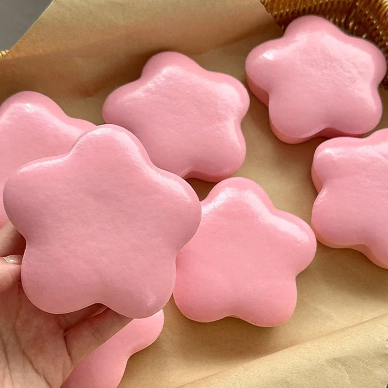 ****Kawaii Star Squeeze Toy Cute Flower Slow Rebound Wet Soft Suction Finger Pinch Decompression Squishy Toy Stress Release Toys