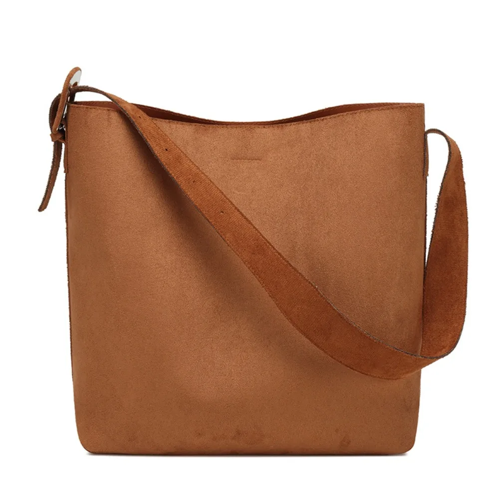 

Cross-border large-capacity shoulder bag commuting 2025 autumn and summer versatile brown temperament casual matte bucket bag