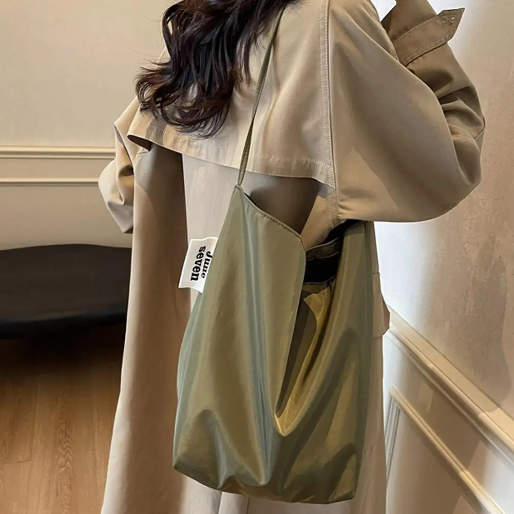 Neu eingetroffene große Nylon-Umhängetasche für Damen, minimalistischer, lässiger Stil, Vintage-Einkaufstasche mit Kordelzug und Schnalle – Detail 14