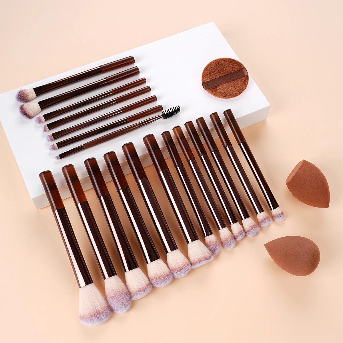 26 PCS Makeup Brush Set with Eyebrow Razor, Silicone Eyeliner Stencils, Makeup Sponge, Powder Puff, Full Set of Makeup Tools