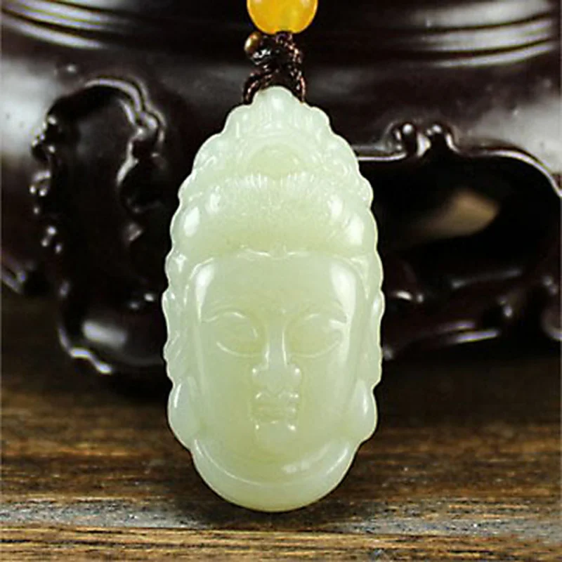 

Мужской нефритовый амулет-кулон «Гуаньинь: Белое сострадание и великое милосердие» из Хотана