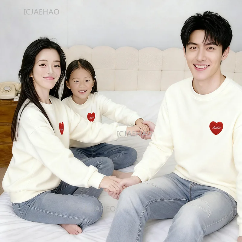 

2025 Family Matching Mom and Daughter Dad and Son Costume New Children Casual Outfit Set Mother Baby Kids Clothing Autumn Winter