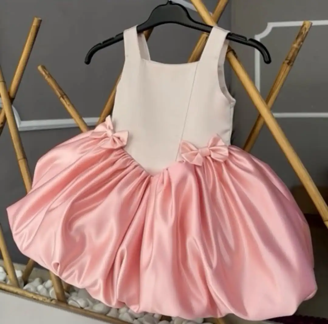 

Милое белое с розовым атласом для маленьких девочек, платье с цветочным узором для девочек, торжественное платье для детей, банты, бальное платье для дня рождения, причастия