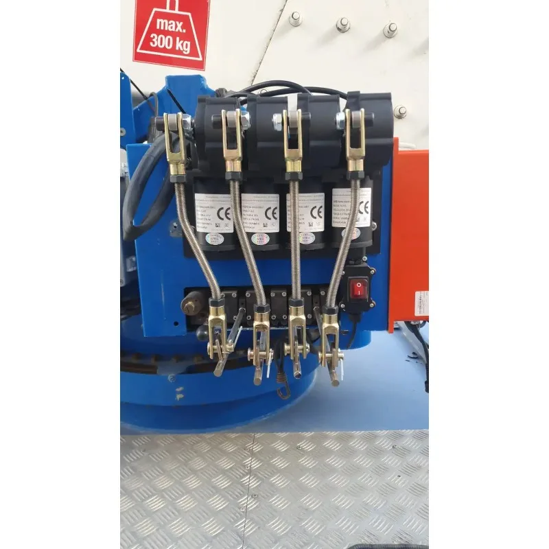 

Wireless Remote Control Crane with 4 Joystick Proportional Linear Clutch Motor 8-35V for Industrial Use