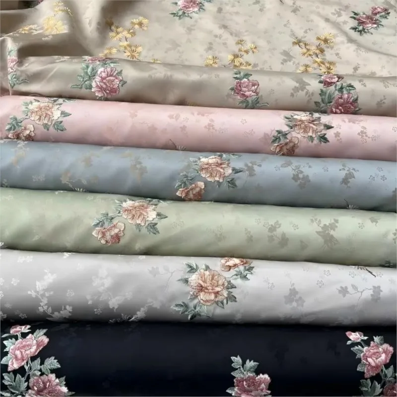

New Chinese-style embroidered cheongsam clothing with national and heavenly fragrance made of ethnic high-density brocade fabric