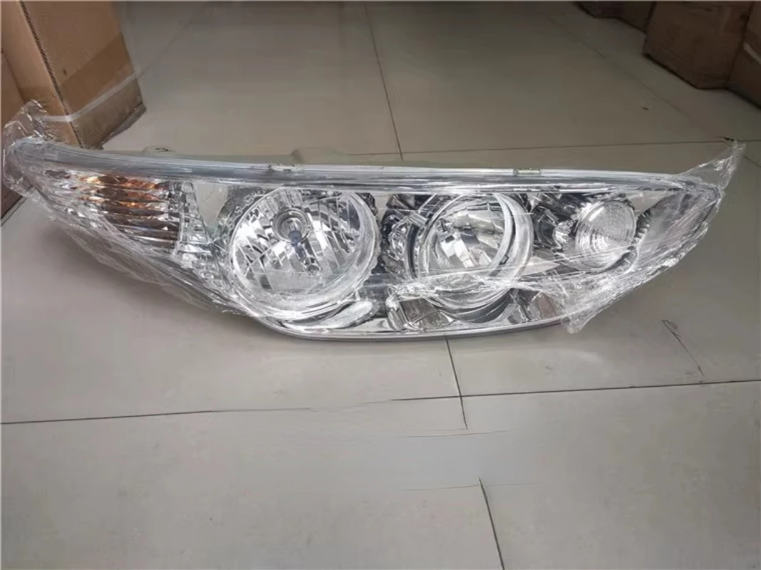 Original Factory Genuine Goods Applicable to Xiamen Jinlv Bus Xml6897j33 Headlight Headlight Assembly