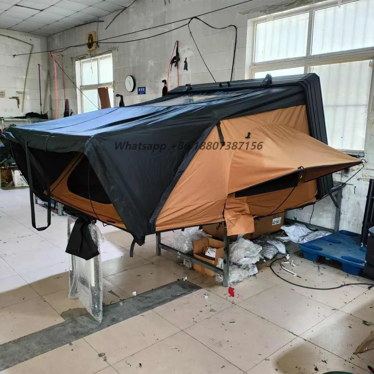 

EM New Design 4 Season Outdoor Adventure Camping Roof Top Tent Foldout Hard Shell Large Roof Top Tent Box Hard Top Rooftop Tent