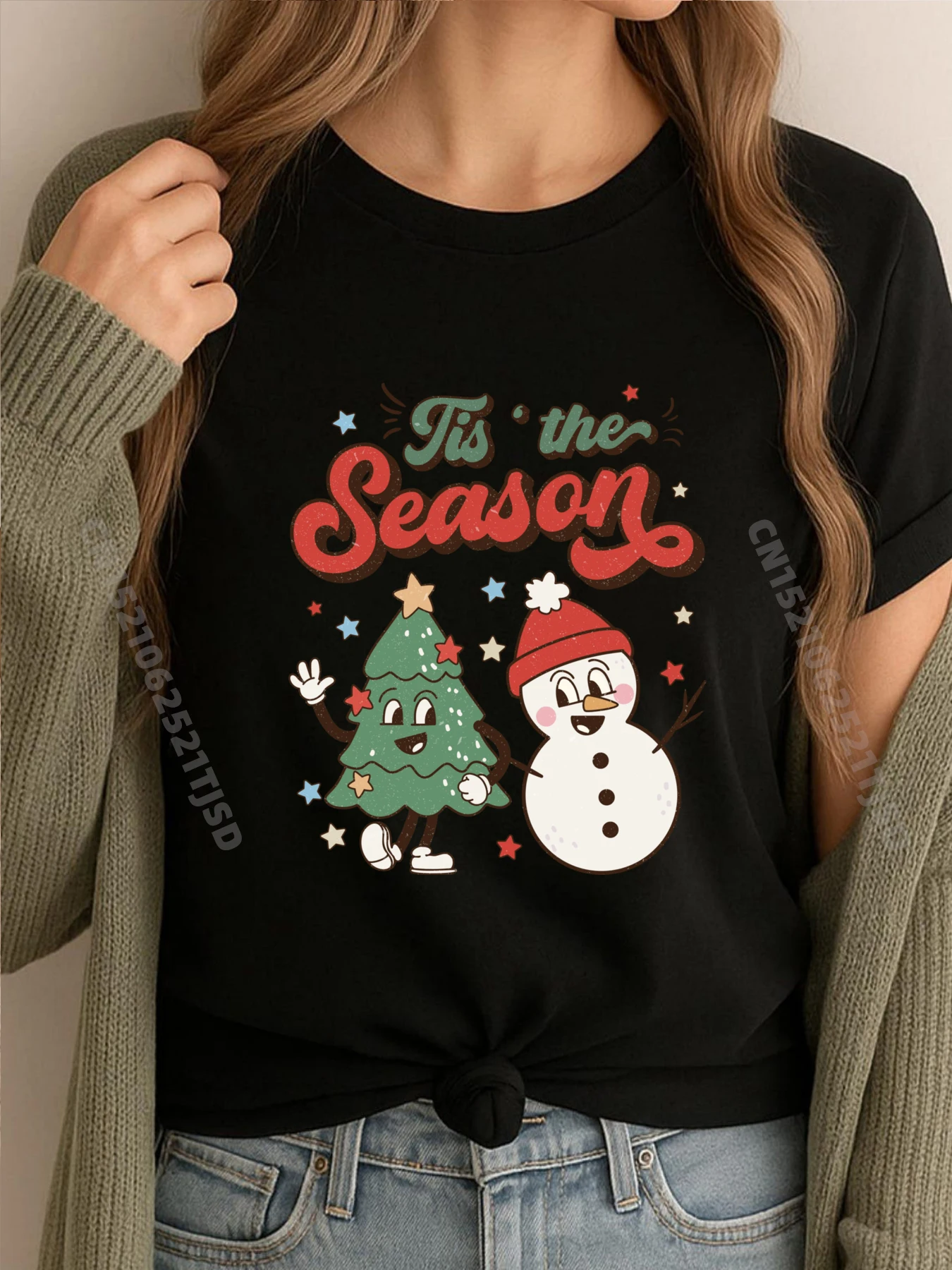 

Vintage Christmas Tis The Season Christmas Tree Snowman Designer T Shirt Woman Short Sleeve T-Shirt Woman Vaporwave
