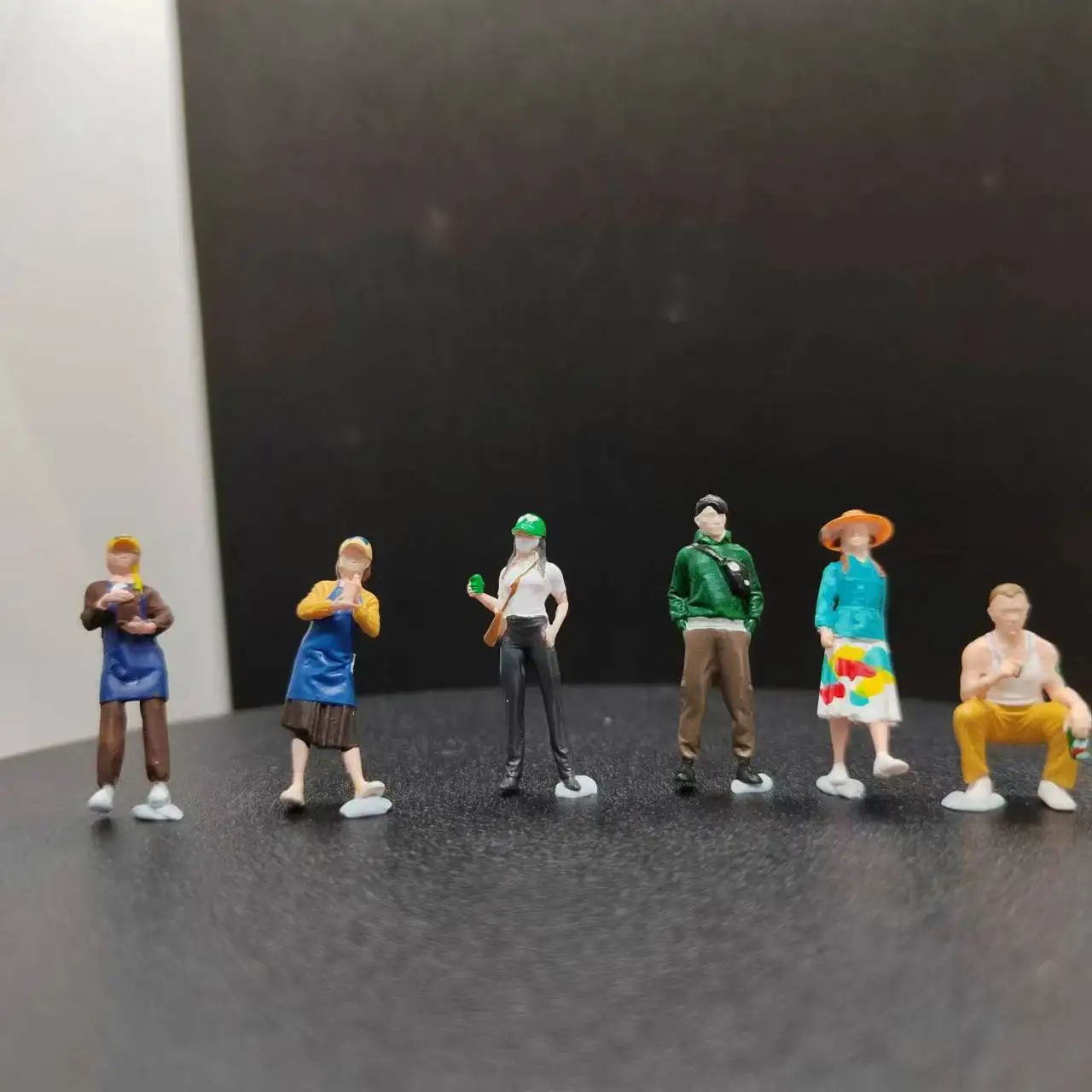 Resin Diorama 1:64 Scale Miniature Figures Miniatura  Garage Scenes Minifigures Model Kit DIY Craft Toys Anime Figure  Collectib