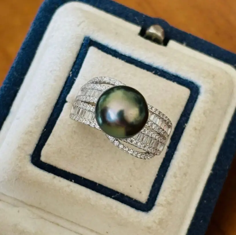 

Потрясающее кольцо с таитянским круглым черным зеленым жемчугом диаметром 11–12 мм, 925-х годов