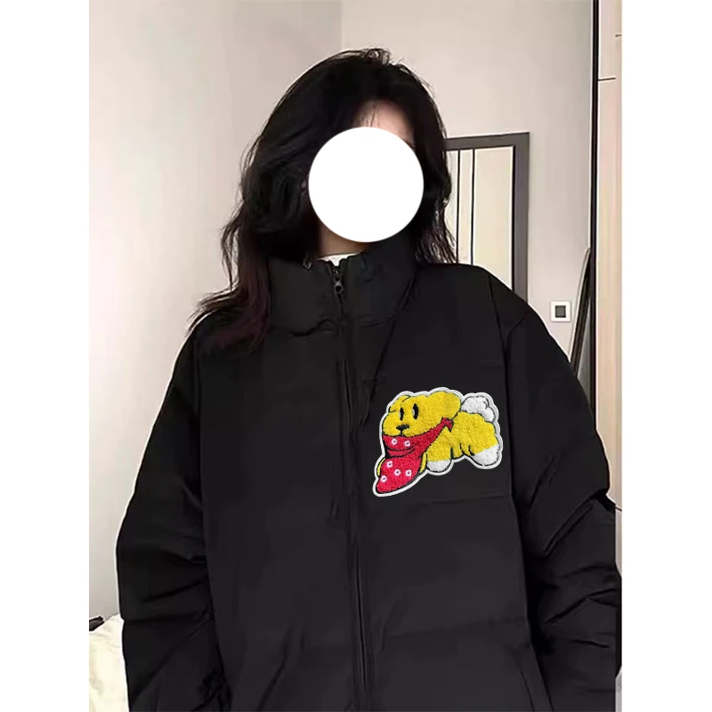 

Женская городская парка: яркая, насыщенная, интенсивная, сияющая, блестящая, ослепительная, излучающая свет, стильная.