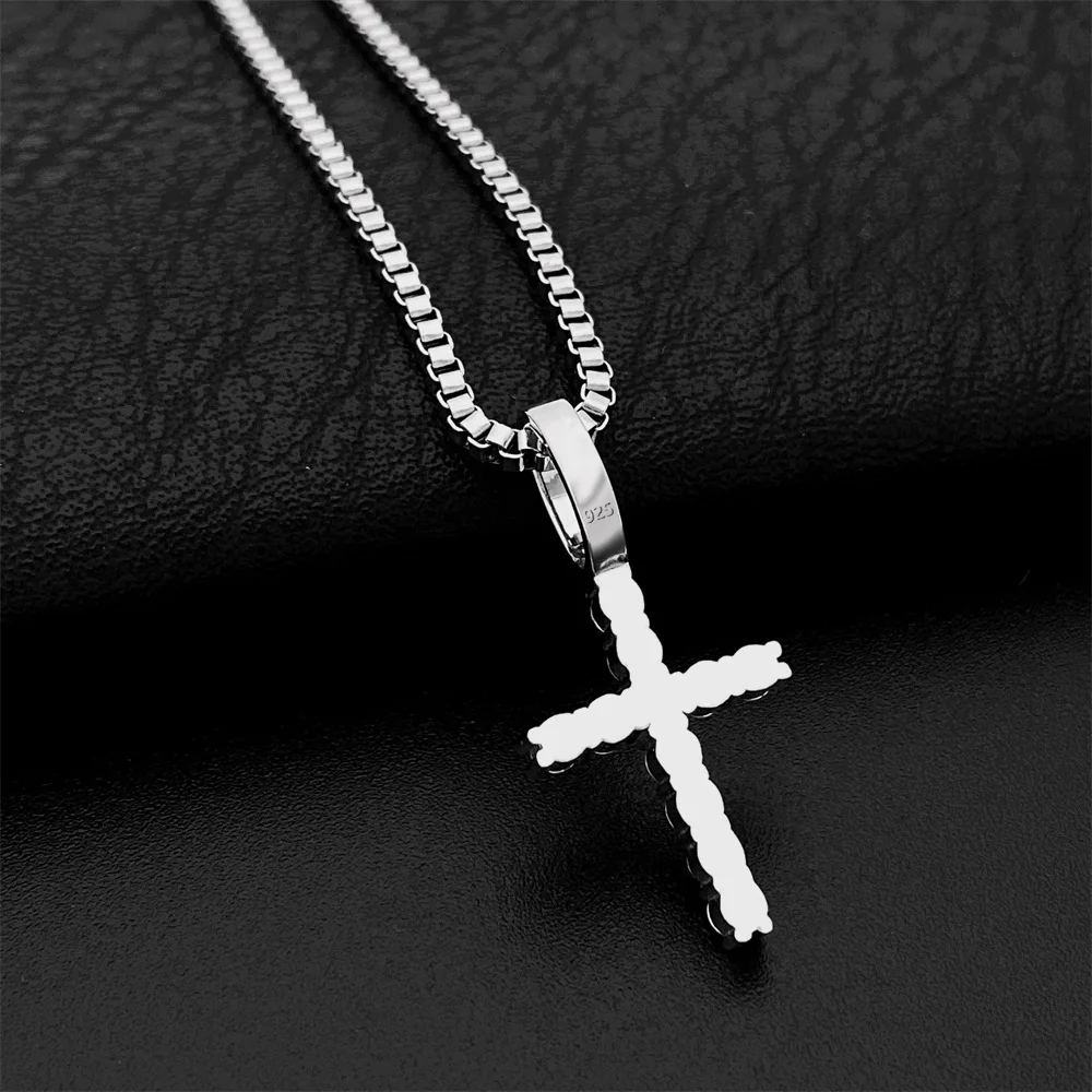 2.5mm 925 Silver Inlaid Moissani Cross Hip-Hop Pendant That Can Be Worn through a Single Stone Necklace, Fashionable Charm Jewelry, Street Accessories, Birthday Gifts, Unique Jewelry, the Best Gift for Him/Her