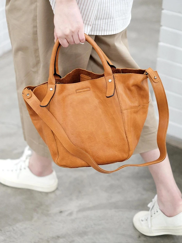 

2025 Autumn New Women's Brown Leather Handbag Lightweight Commuter Tote Bag Soft Leather oulder Bag Luxury Sensation