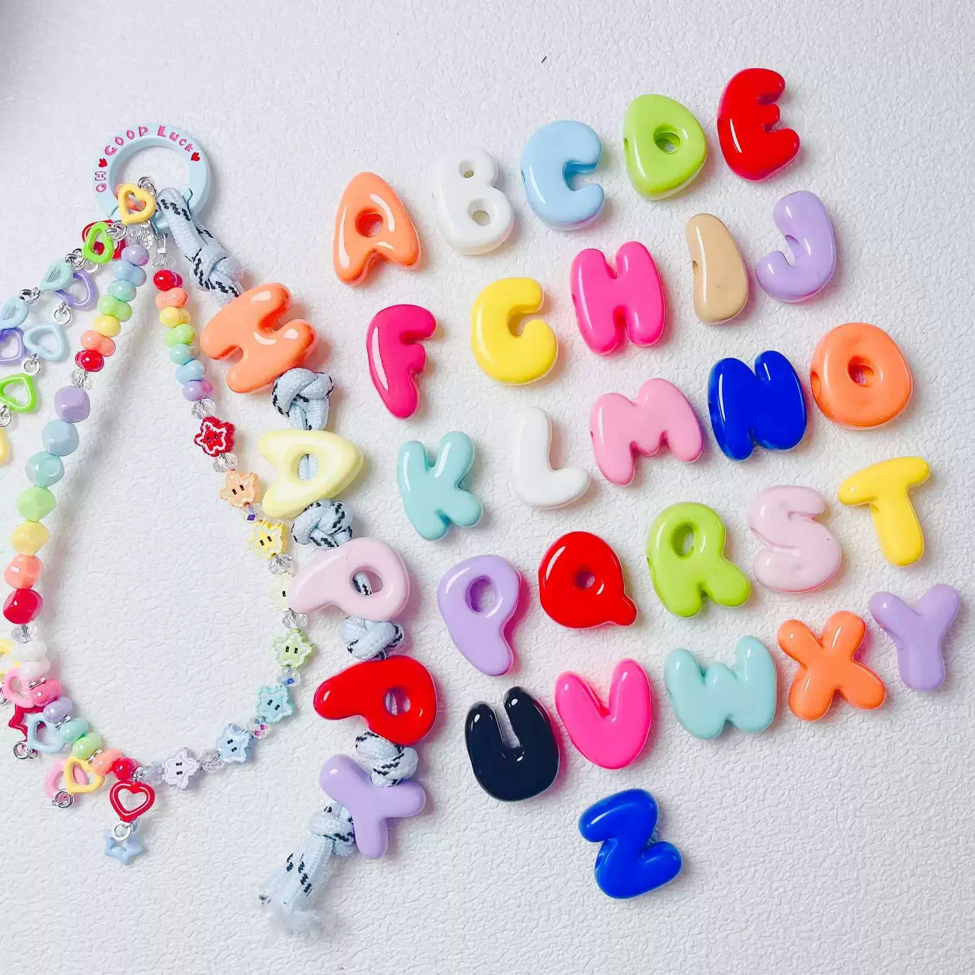 10pcs acrylic beads with letters of the English alphabet for accessories for making jewelry, keychains, cords for mobile phones